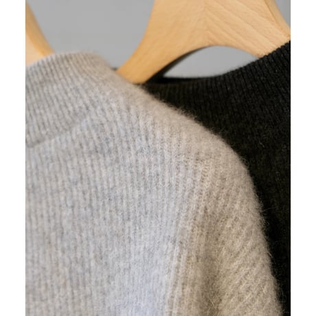 BATONER  Women CASHMERE FOX FINGERHOLE BOAT NECK
