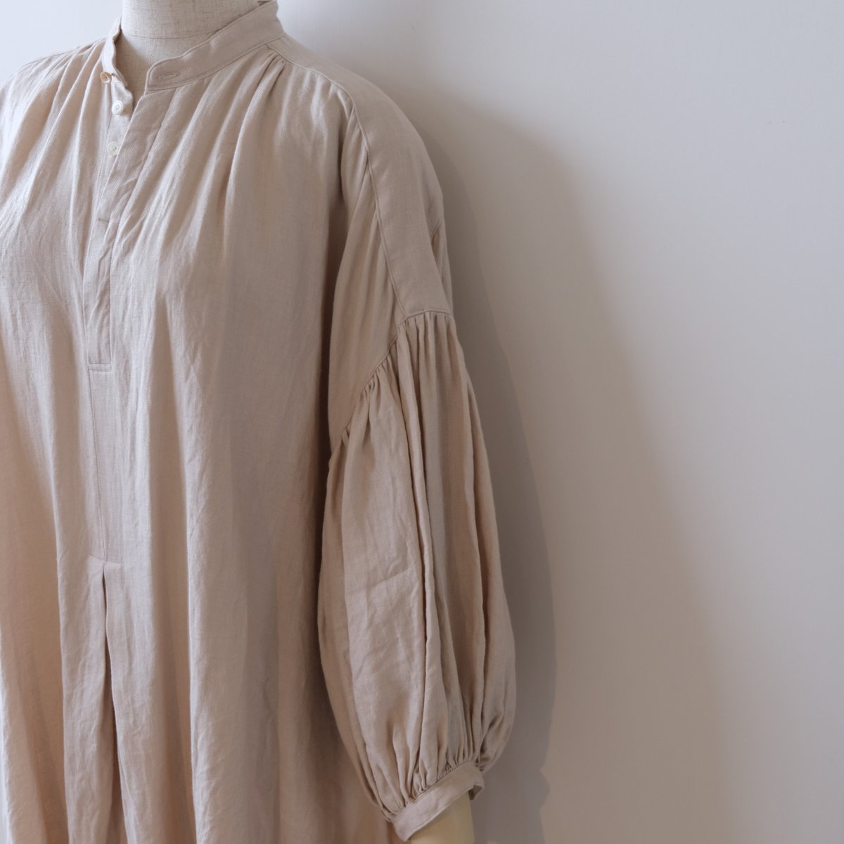 ワンピース suzuki takayuki puff-sleeve shirt dress suzuki takayuki（スズキタカユキ）の「puff-sleeve shirt dress