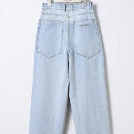 M53.  BELTED BAGGY DENIM
