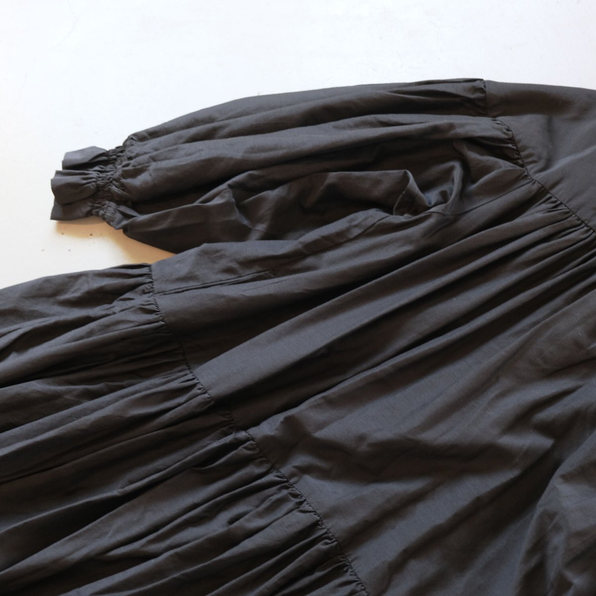 THOMAS MAGPIE silk one-piece【2222405】BLACK | geep THOMAS MAGPIE silk one-piece【2222405】BLACK | geep