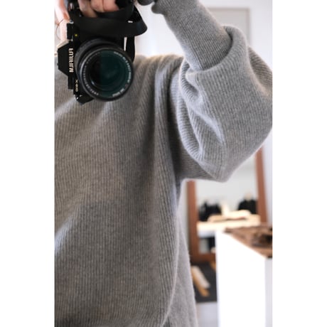 BATONER Woman CASHMERE FOX BOAT NECK FINGERHALL GRAY