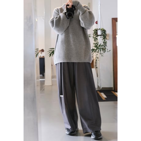 BATONER Woman CASHMERE FOX BOAT NECK FINGERHALL GRAY