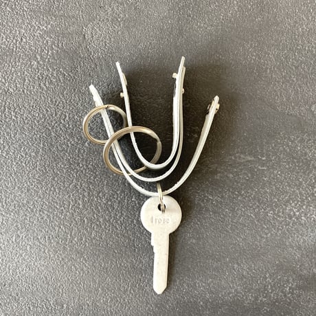 FOLD 3R KEY HOLDER   GRAY