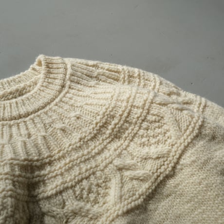 BATONER　Men SPREAD ALAN CREW NECK 　IVORY　BN-21FM-054
