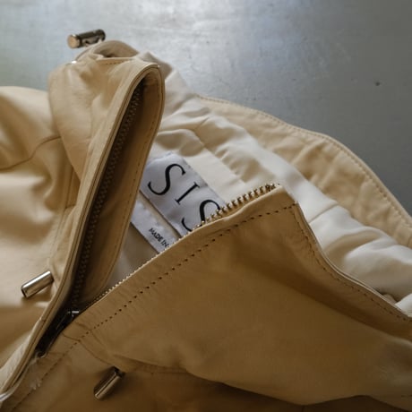 シシ | STORES