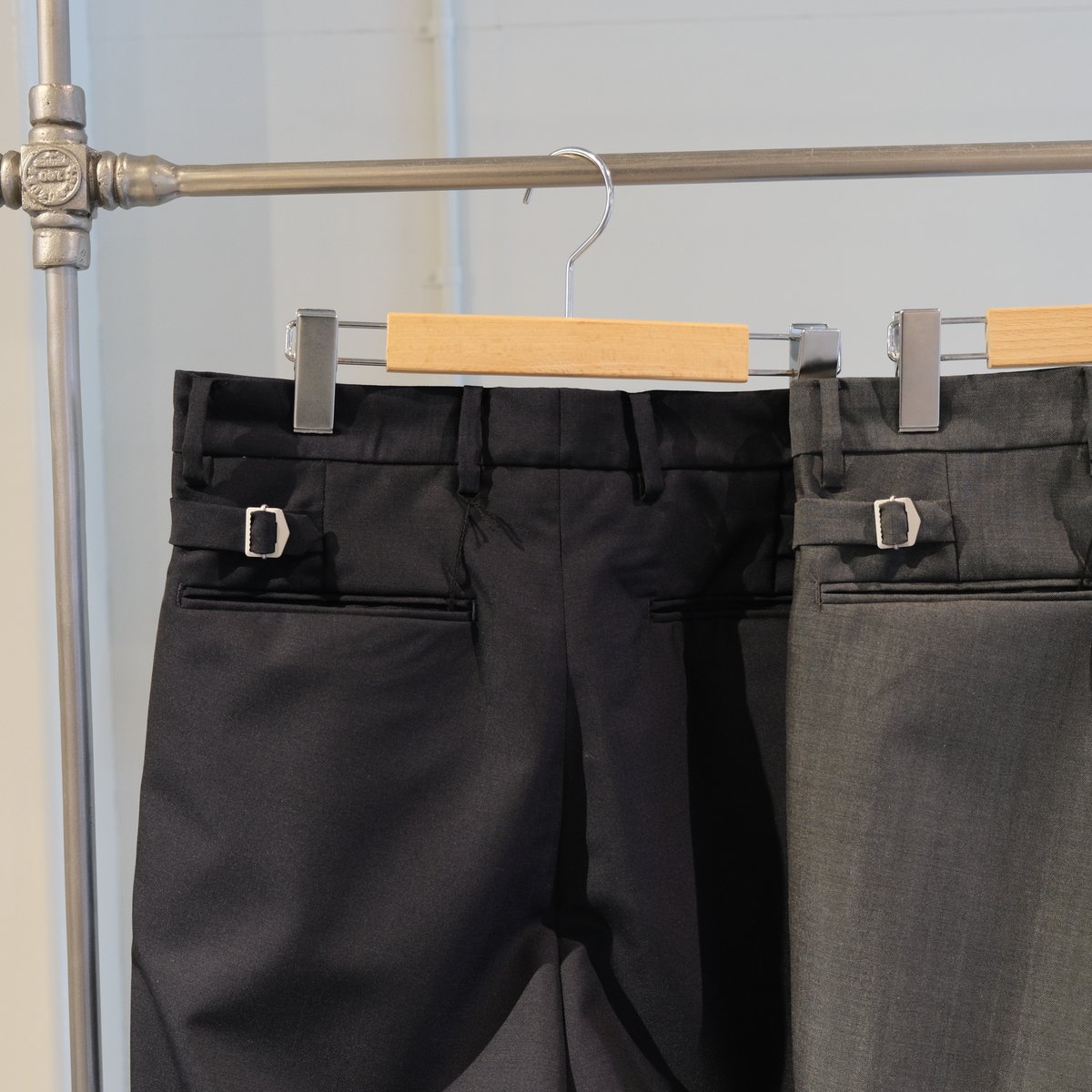 BATONER Men SUMMER MOHAIR 2TUCK PANTS BN-24SM-0
