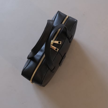 intoxic.　RESONATES IDIOT PLAIN　RE-004B　BLACK