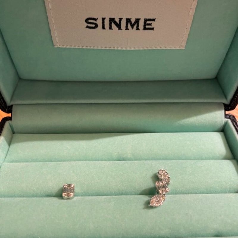 SINMEダイヤピアス　ペールジュート SINME diamond pierce 複数の小さな粒のダイヤモンドを