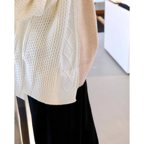 Thomas magpie    bicolor aran knit