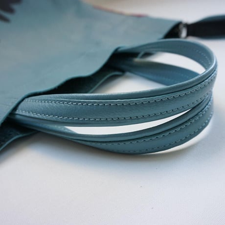 INTOXIC.    RESONATES    Mad strap tote    ナイルブルー