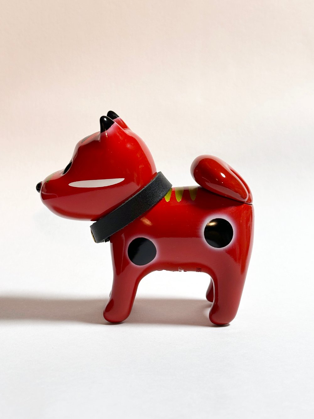 あやぽんぬ　こいぬのバンビ犬　　あかペンダント ソフビいぬギンちゃん-赤べこリボーン | 銀印本舗