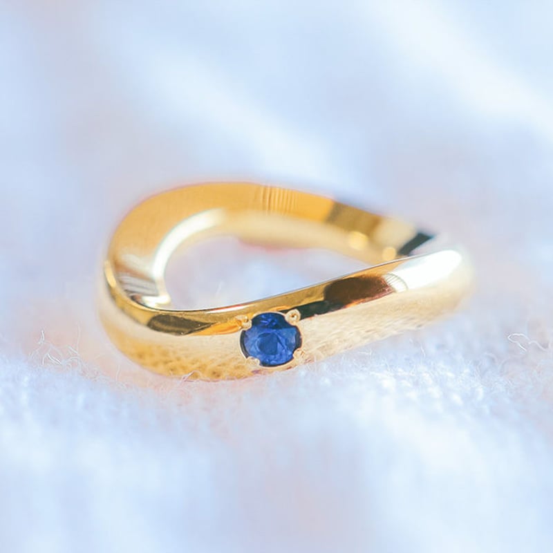 K18ゴールド》ウェーブ型 誕生石1つ埋め込み ベビーリングVague［刻印