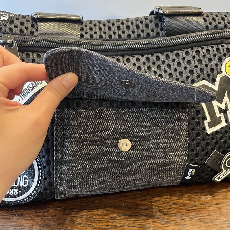 専用出品　d.i.a 背中ファスナー　ワッペン付き ワッペン付き2wayバッグ(斜め掛けショルダー付き) | Caela