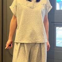 インポート スタッズ付きトップス