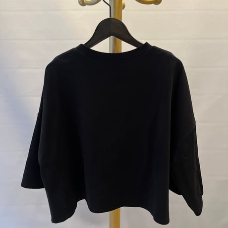 QTUME ロゴTシャツ