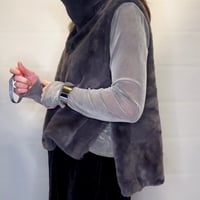 CYANtokyo プルオーバーファーベスト