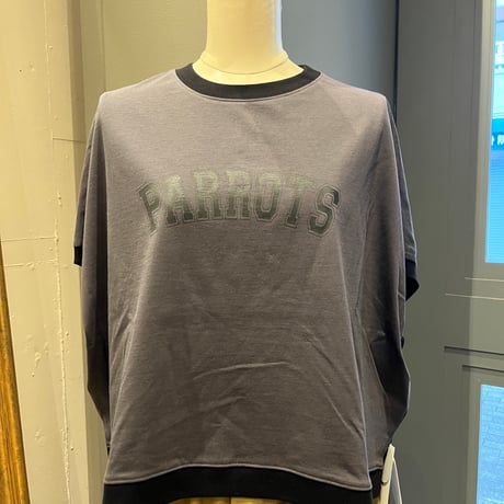 QTUME ロゴTシャツ