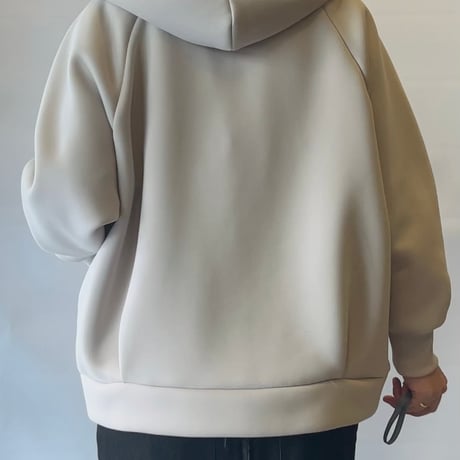 QTUME フードパーカー