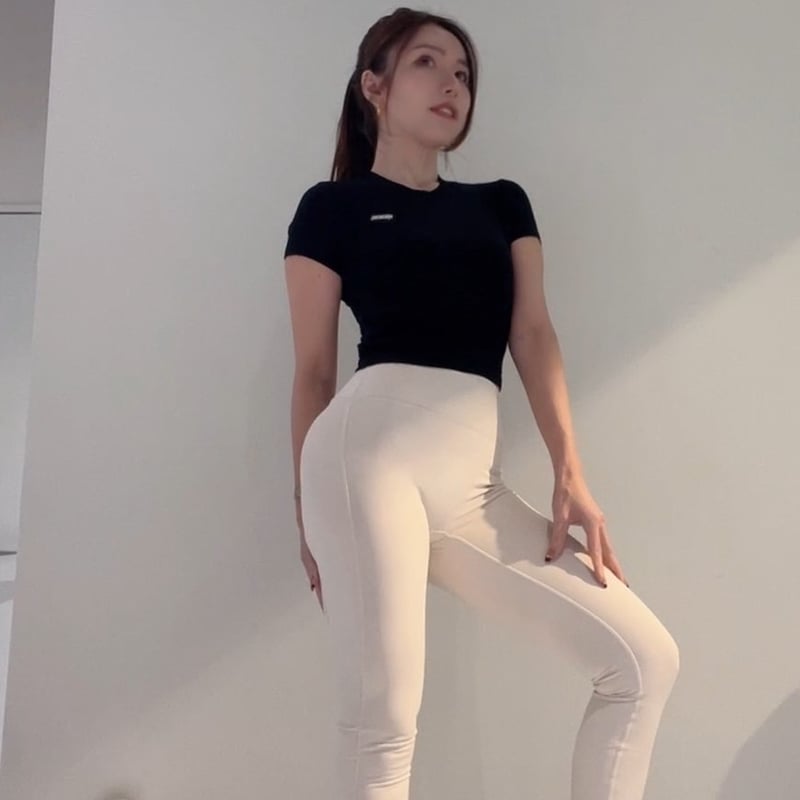 現品限り】なめらか極暖美尻レギンス | MINOMOMOSTORE