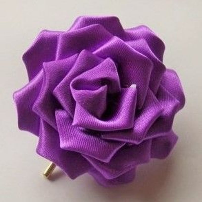 くすんだ赤薔薇のポニーフック ぬるく