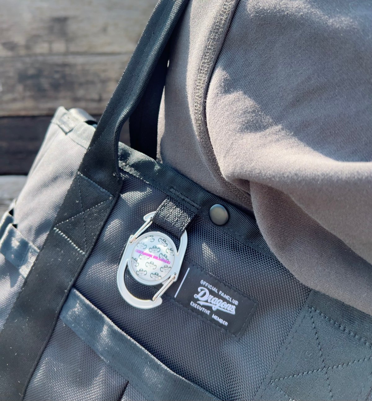 ドラゴンズグッズ ダブルカラビナ 種類：D002-ドアラ正面 | c.i.f