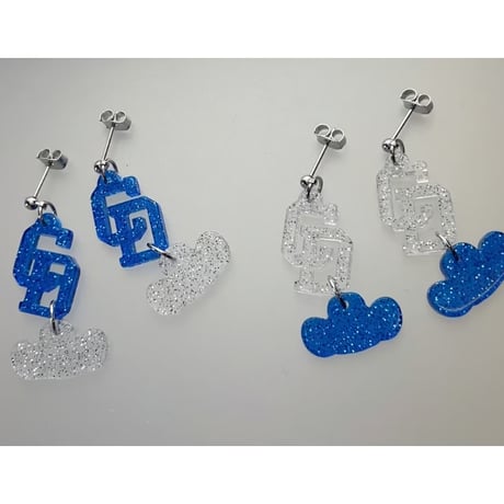 ドラゴンズグッズ　ラメピアス　種類：D010-2連BL/CL
