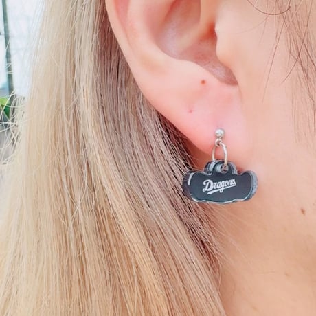 ドラゴンズグッズ　ピアス　種類：D030-D-BK/WH