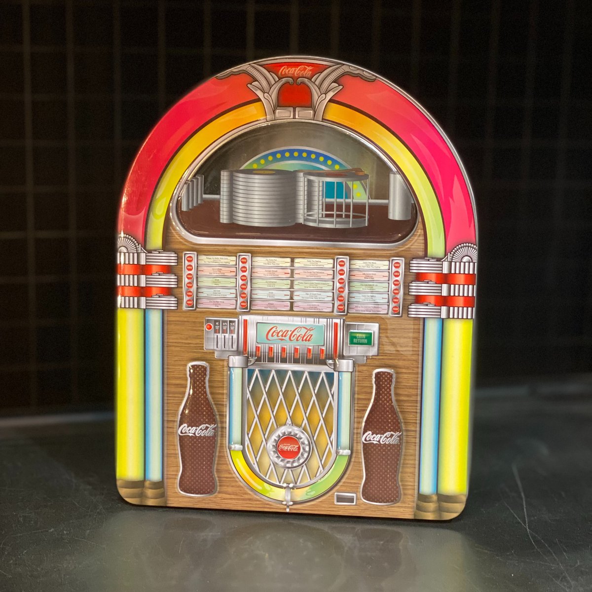 コカコーラジュークボックス ティンバンク【8900135】 Coca-Cola Jukebox Tin Bank