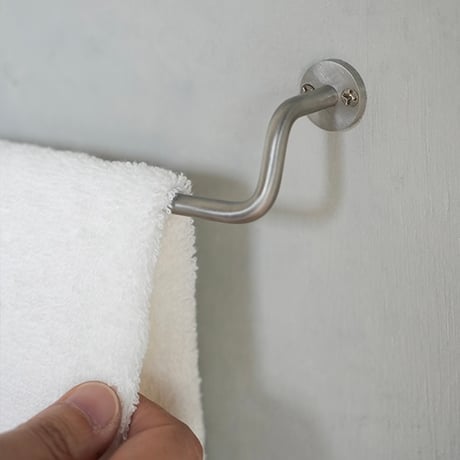 KT sus towel holder / ステンレスの美しいフォルムのタオルホルダー / S . Mサイズ