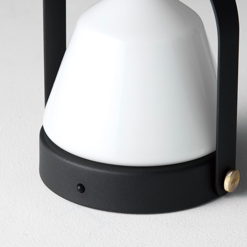 Caravan - LED lantern 2 / 安定した使いやすさの充電式のLEDランタン