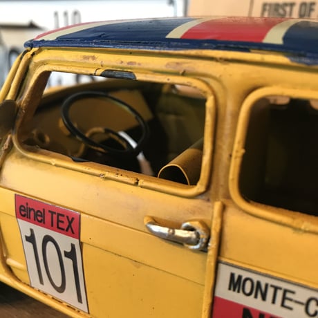 INTERIOR CAR / mini / YELLOW , RED / オブジェ ブリキカー