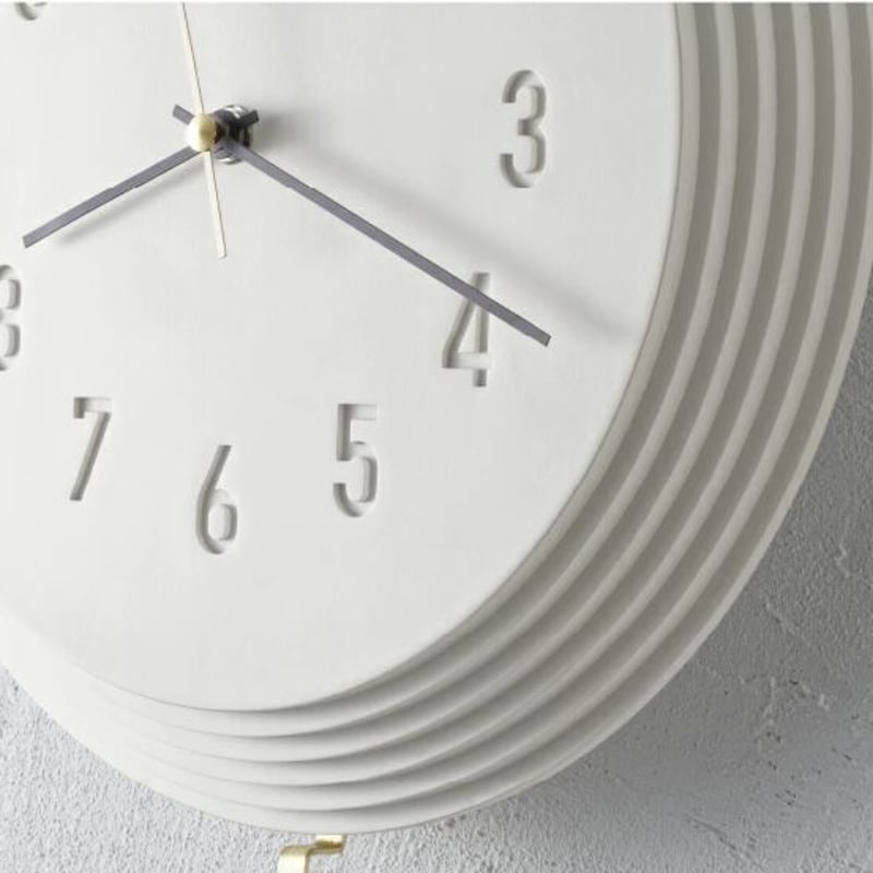 KUUTAMO sweepmovement clock / 陶器のようなオフホワイトの文字