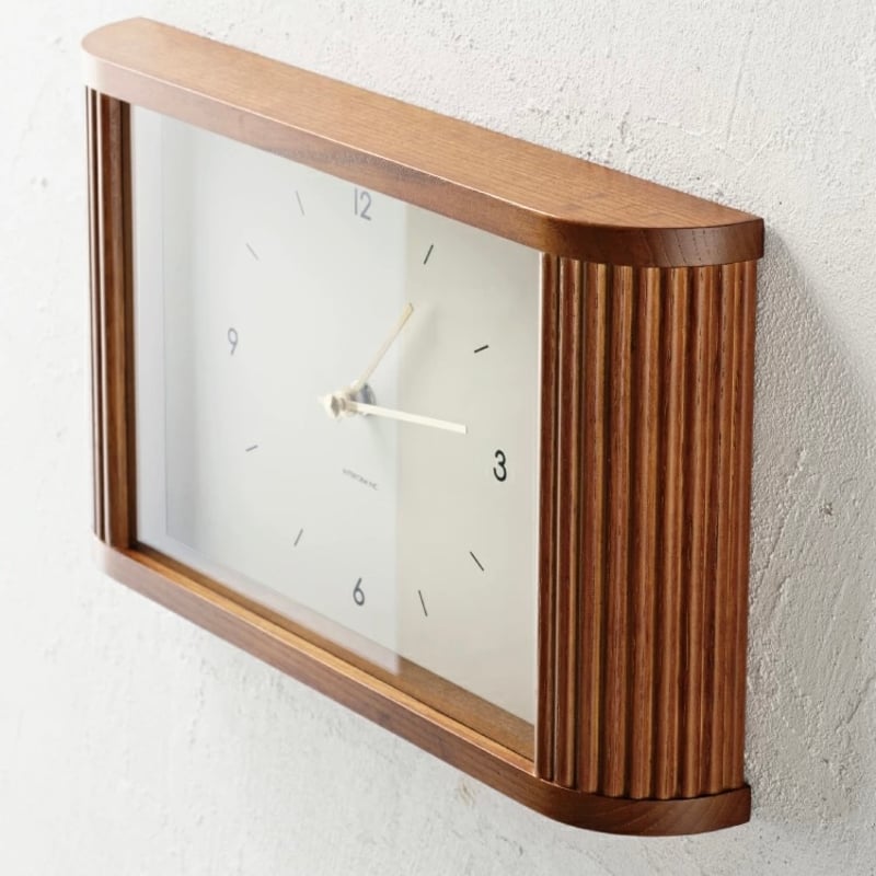 WOOD FRAME CLOCK / 上品な華やかさを備えたシックな佇まいの置き掛け