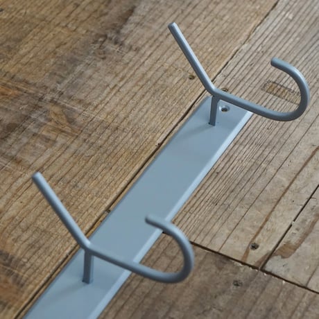 IRON HOOK 04 / BLACK , GRAY , ANTIQUE GOLD / 壁面収納をスタイリッシュにカッコ良さを引き立てるフック