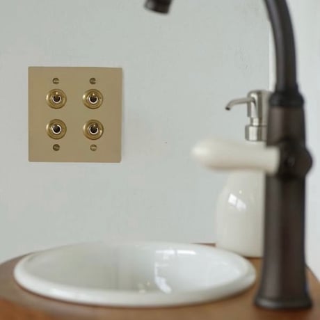 AXCIS 真鍮プレートスイッチ 4 / BRASS SWITCH PLATE / HS 3104