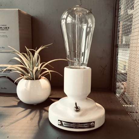 シンプルで明るいセラミック製の卓上ランプ / TABLE LAMP / Compass Stand  / ARTWORK STUDIO デスクランプ スタンドランプ / 電球選択