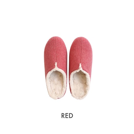 高密度なボリュームボアが 寒い日の足元にしっかりと寄り添う room's Sheep slipper / women Mサイズ (22.5cm~24cm)