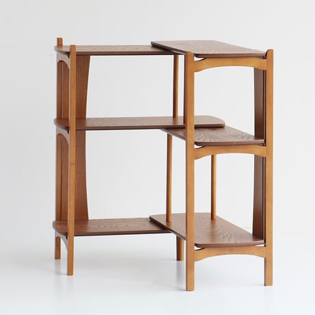 OAKER Multi Slide Rack / ディテールに拘った美しいフォルムの伸縮可能なマルチシェルフ  / ノルディックモダンな雰囲気は