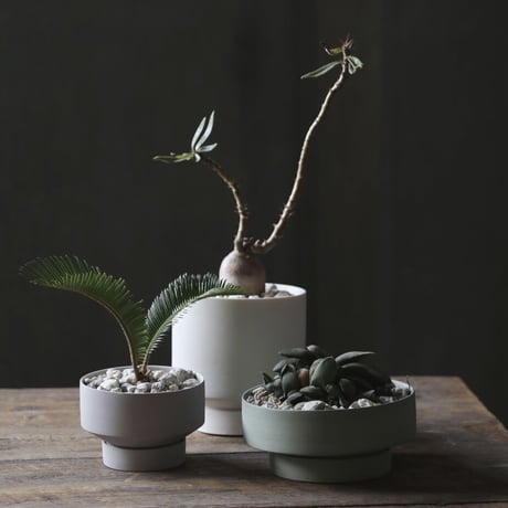 Stef / セラミックのドライな質感と淡い色合いのシンプルな植木鉢 / White , Copper Rose / 観葉植物 プランター / 鉢 / シンプルモダン / ナチュラルインテリア