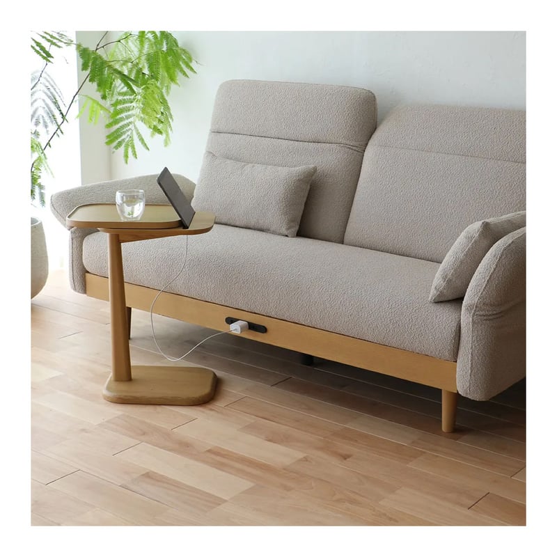 SLIDE SIDE TABLE / スマートなデザインと機能性も備えた家具 SLIDE SIDE TABLE / スマートなデザインと機能性も備えた家具