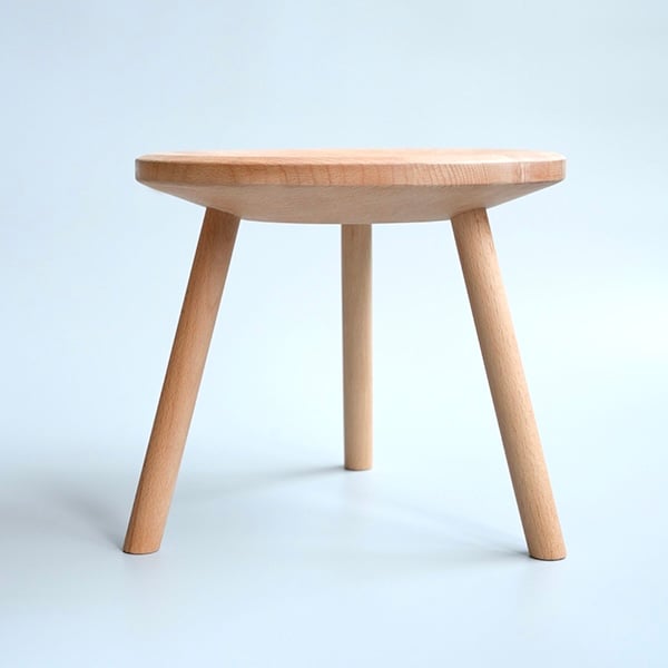 3 legs stool round / H250mm / 洗練された3本レッグの木製スツール