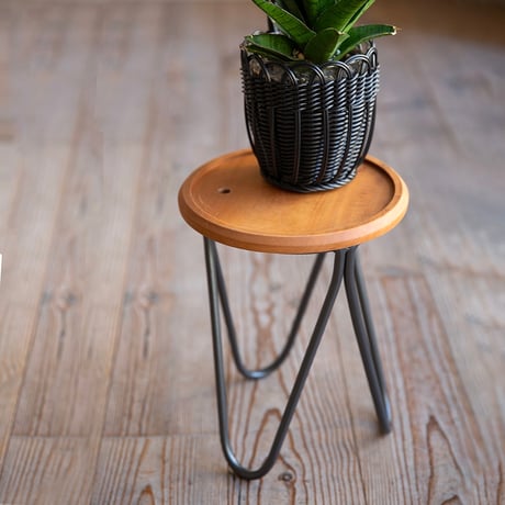 IRON × WOOD Display table & flower stand / 枝を支えるスタンドが付いた花台