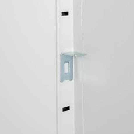 MAT STEEL CABINET / white , pink / マットで無機質な素材ながら可愛い雰囲気の収納キャビネット