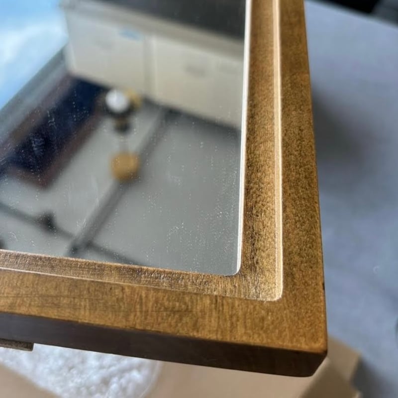 WOODEN FRAME MIRROR / 枠の個性が空間も引き立たせるアートフレーム