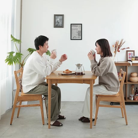 Dining Table 800 / Herit. / 北欧 / オーク材の美しく ナチュラルなダイニングテーブル / サイズ : W800× D800× H720mm