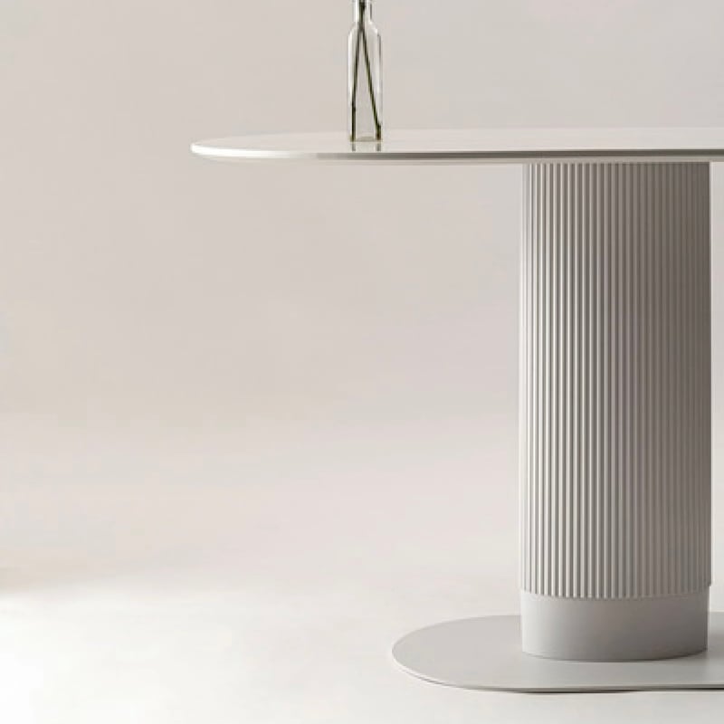 OVAL DINING TABLE / シンプルなオーバル天板 / 白が洗練された空間に