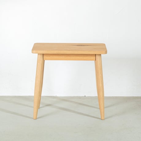OAK WOOD STOOL / オーク無垢材の木目が美しく耐久性に優れたスツール
