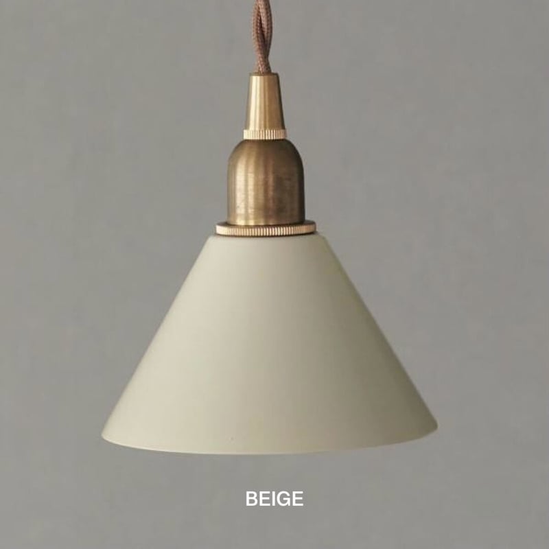 フィンランド語で「小さい」を意味するピエニ アイアンシェード / 白熱