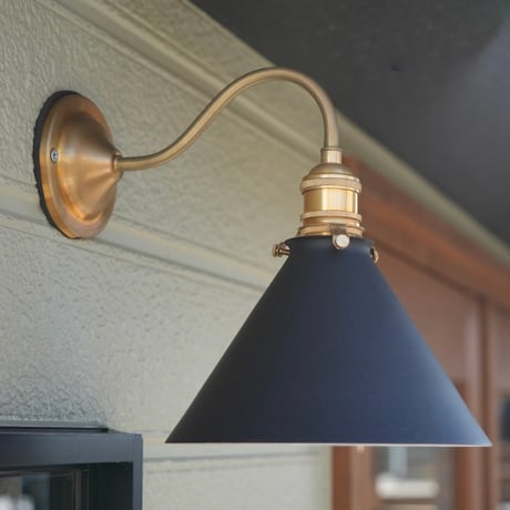 Brass Entrance Light + IRON SHADE / GRAY , BLACK / 味わいが深まる真鍮製にマットな鉄の質感がおしゃれなエントランスライト / 電球選択