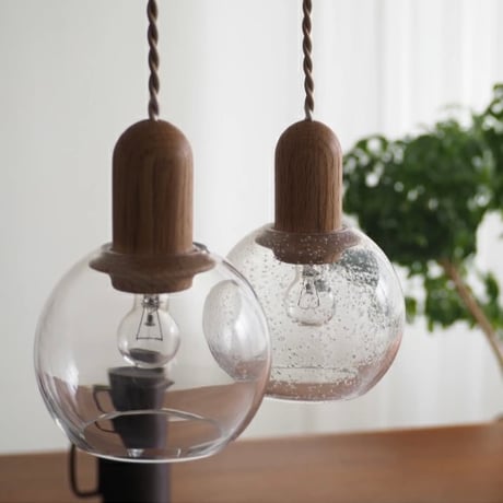 Kleff pendant light / ナチュラルで木目の美しいオーク材のミニマルキュートなペンダントライト / CL クリアガラス BU バブルガラス